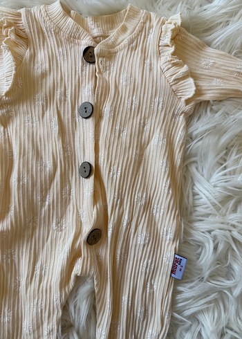 Bej Düğmeli Bebek Kız Tulum - Görsel 4