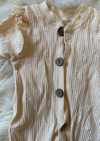 Bej Düğmeli Bebek Kız Tulum - Görsel 3