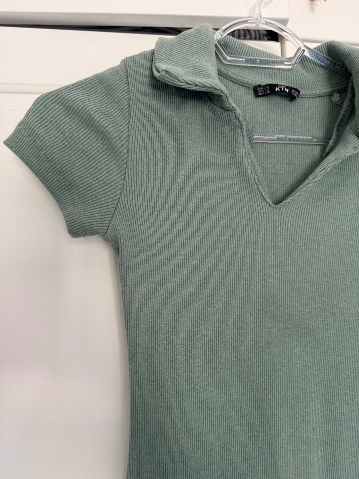 Yeşil Yüksek Yakalı Kısa Kollu kısa Elbise - Görsel 3