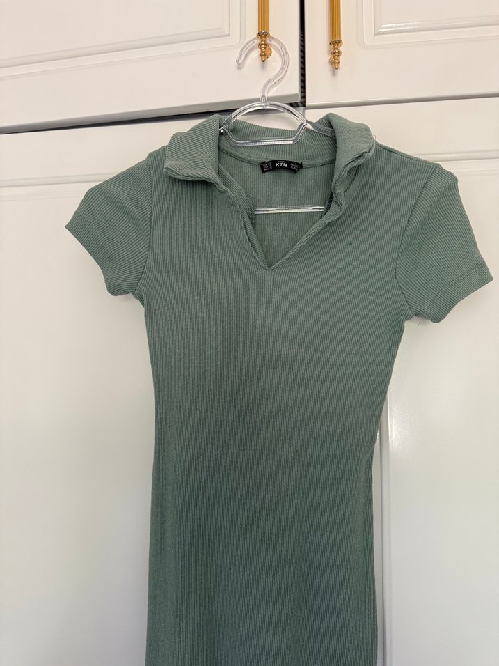 Yeşil Yüksek Yakalı Kısa Kollu kısa Elbise - Görsel 2