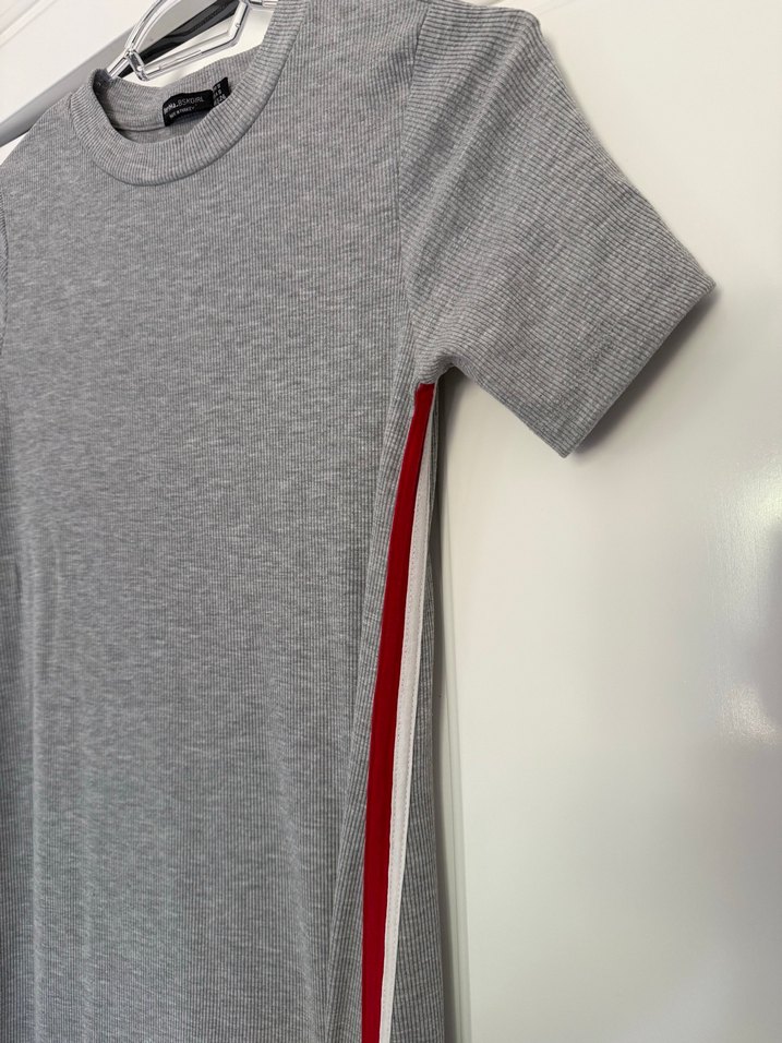 Kısa Kollu Gri Çizgili Midi Elbise - Görsel 4