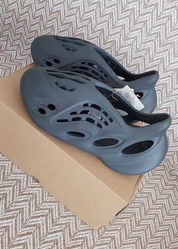 Adidas yeezy Slide Slate Grey