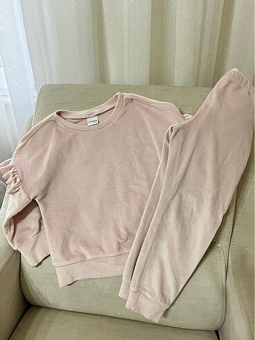 LC Waikiki Pembe Bisiklet Yaka Uzun Kollu Kız Çocuk Kadife Pijama Takımı
