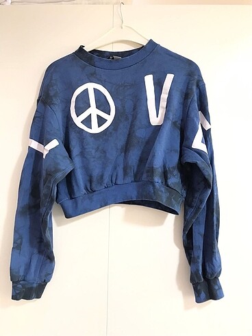 H&M crop sweatshirt