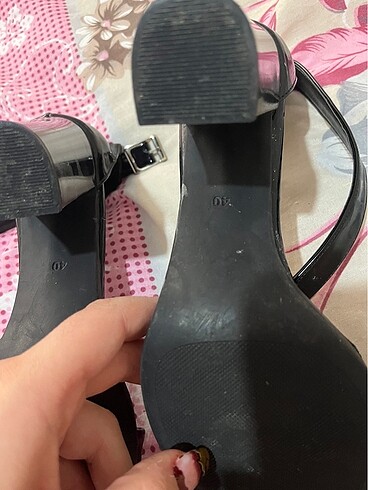 Diğer Kadın bilekte topuklu ayakkabı