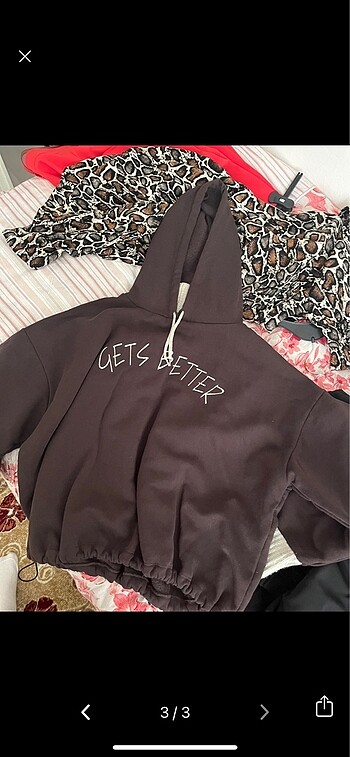 sweatshirt