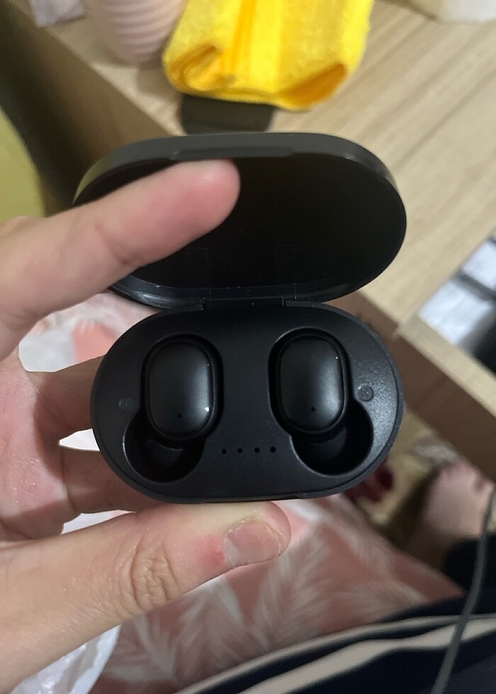 airpods ve eşofman - Görsel 3