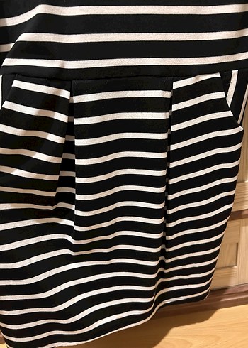 Fermuarlı Siyah Çizgili elbise - Görsel 3