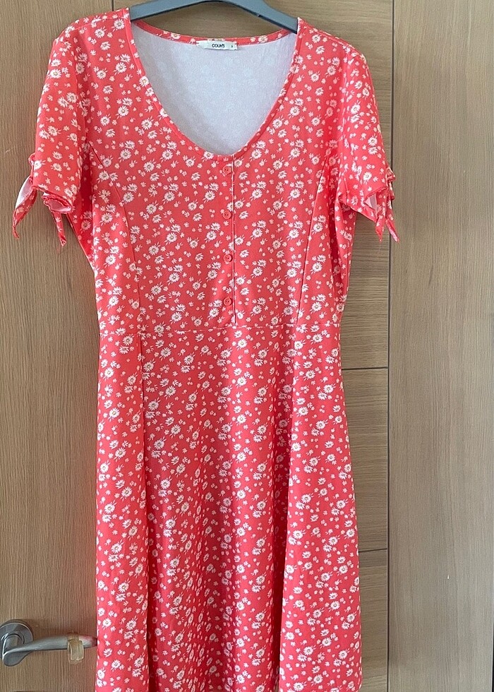 Kadın çiçekli elbise - Görsel 4