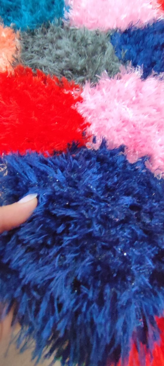 Renkli Desenli Pop Kültür Halısı - Görsel 2