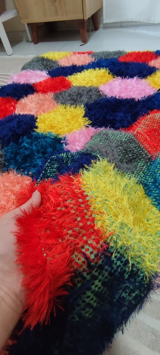 Renkli Desenli Pop Kültür Halısı - Görsel 3