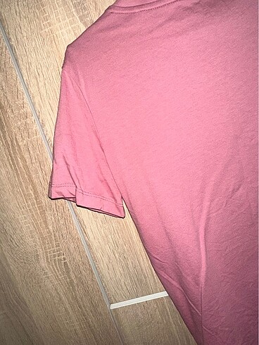 s Beden guess tshirt