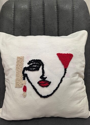 Women punch pillowcase 