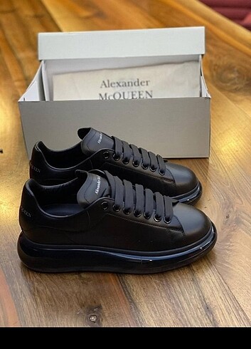 ALEXANDER MCQUEEN