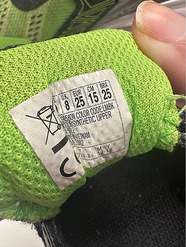 25 Beden Işıklı spor ayakkabı