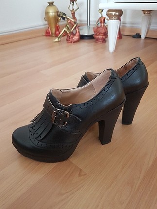 Diğer topuklu bot