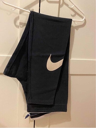 Nike Tayt