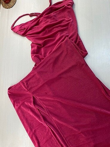 Pembe Elbise