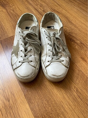 Golden Goose Deluxe Golden Goouse