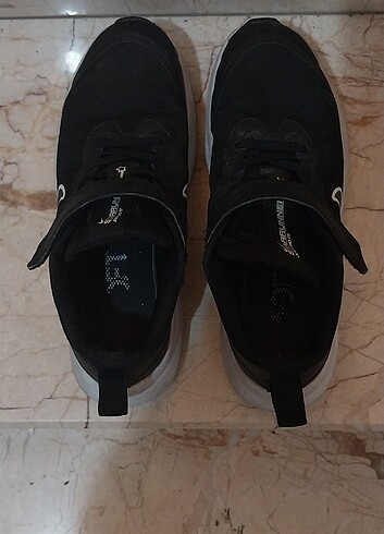 33 Beden siyah Renk Nike spor ayakkabı çocuk için 