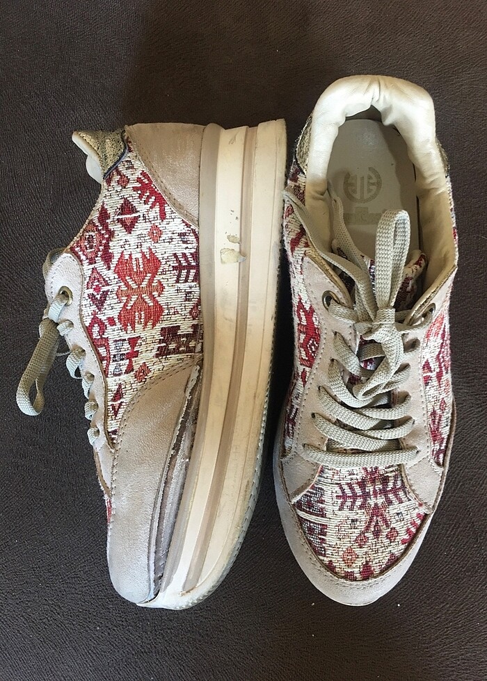 ELLE SÜET DERİ İŞLEMELİ KUMAŞ DETAYLI BAĞCIKLI AYAKKABI - Görsel 3