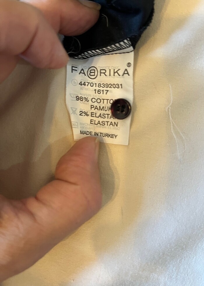 FABRİKA BAYAN KOLSUZ GÖMLEK - Görsel 2