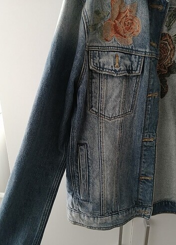 xl Beden lacivert Renk MAVİ JEANS GÜL DESENLI KOT CEKET