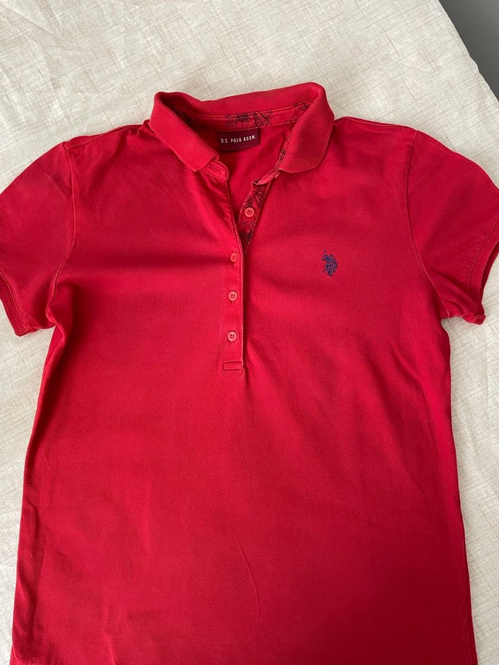Kızlar İçin Kırmızı Düğmeli Polo Tişört - Görsel 3