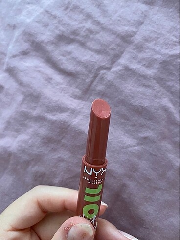 Beden Nyx fat oil stick cilck