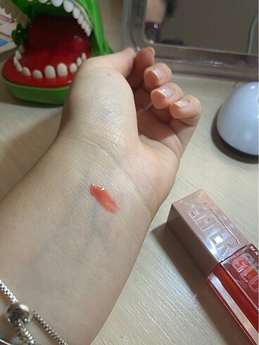 Beden Maybelline lifter gloss