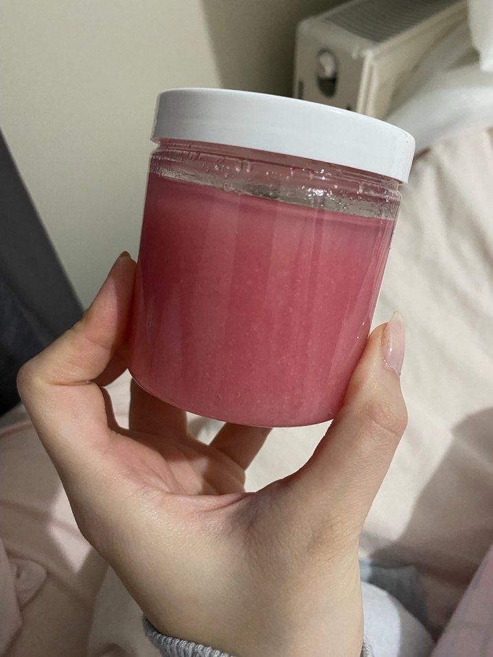 Çilek Kokulu Vücut Peelingi - Görsel 2