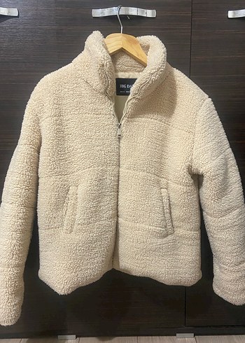 Bej Peluş Yüksek Yaka Kadın Ceket