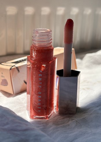 Fenty Beauty Fenty Beauty Parlak Kırmızı Dudak Parlatıcısı