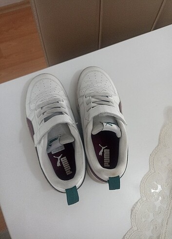 32 Beden beyaz Renk Puma 32 numara temiz