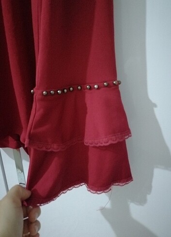 l Beden bordo Renk Kırmızı kolları volanlı boncuklu bluz