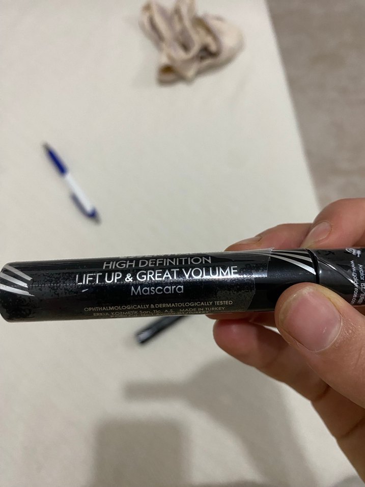 Yüksek Tanımlı Siyah Maskara - Görsel 2