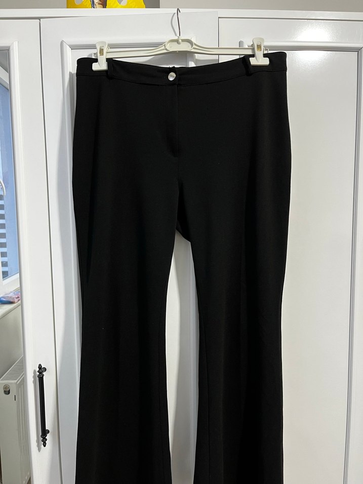 Düğmeli Siyah Kadın Kumaş Pantolon - Görsel 3