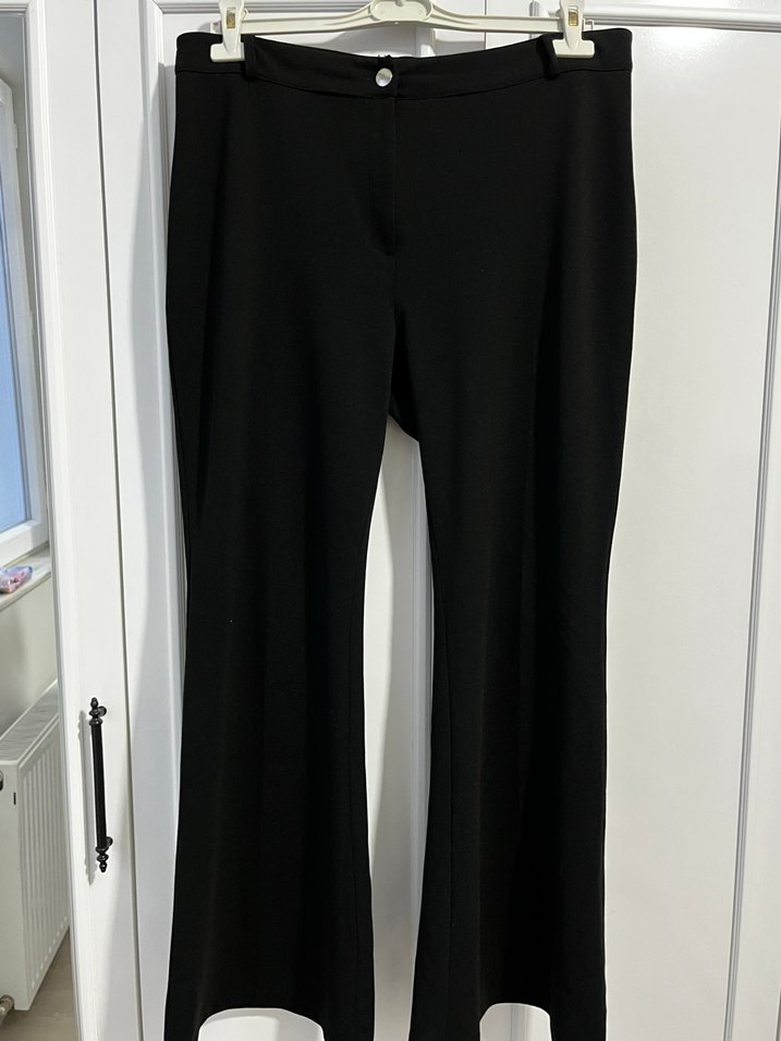 Düğmeli Siyah Kadın Kumaş Pantolon - Görsel 4