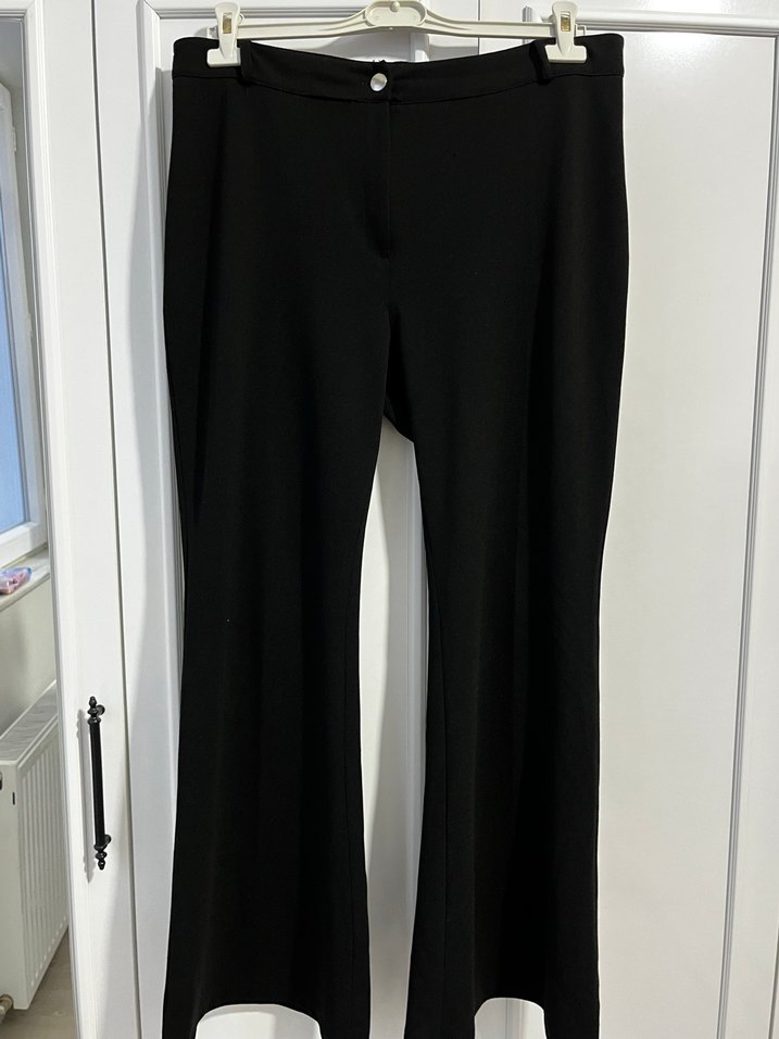 Düğmeli Siyah Kadın Kumaş Pantolon - Görsel 2