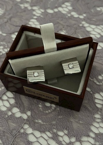 Parlak Beyaz Kare Kadın Kol Düğmesi - Görsel 2