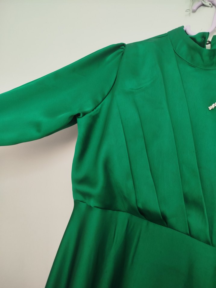 Uzun Kol Drapeli Yeşil saten abiye - Görsel 3