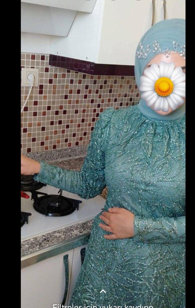 Uzun Kollu, Yüksek Yakalı şu yeşili sim işlemeli Nişan Elbisesi - Görsel 3