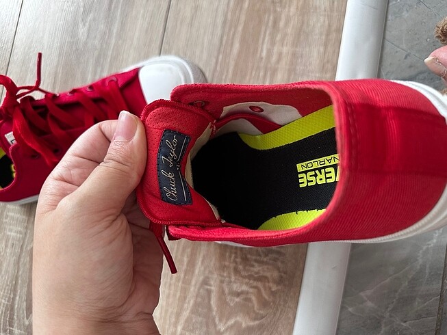 38 Beden kırmızı Renk Kırmızı Converse