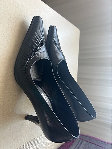 37 Beden Mükemmel şıklık. İç dış Deri stiletto