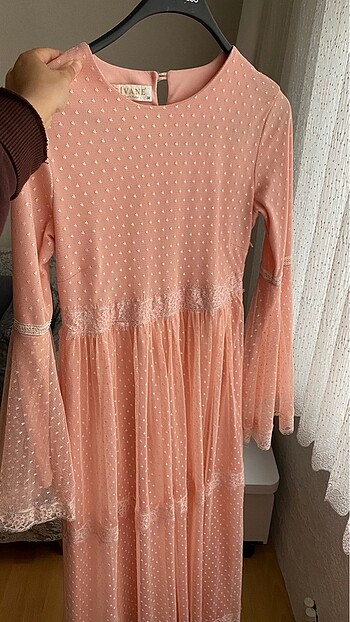 Pembe elbise