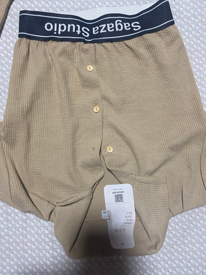 Bej Düğmeli Uzun Kollu Kadın Bluz - Görsel 3