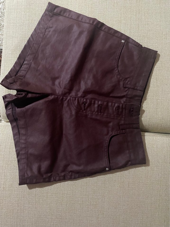 Bordo Deri Mini Şort - Görsel 3