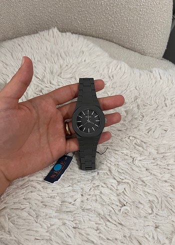 Diesel Minimal Gri Kol Saati