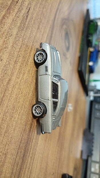  Beden Hotwheels Custom Aston Martin Db5