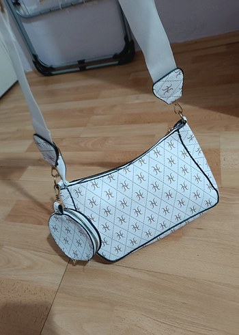 Tokalı Beyaz Parisli Desenli Kadın Çanta - Görsel 3